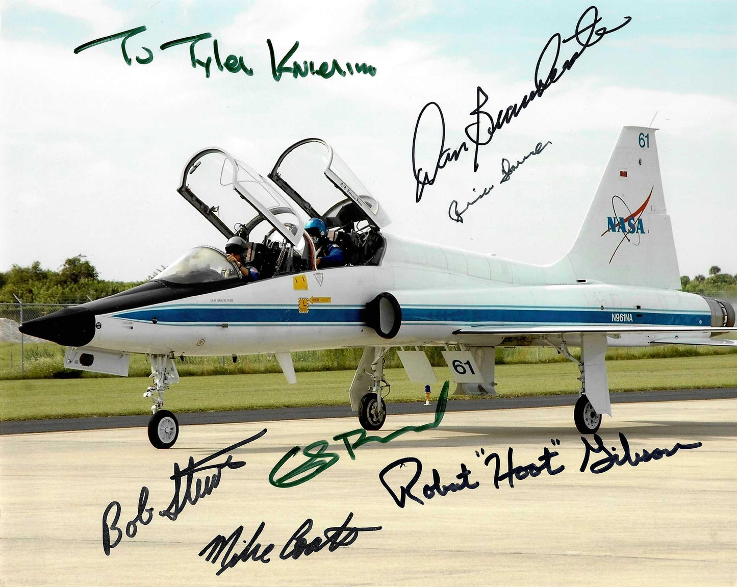 NASA T-38 Jet photo 8x10'' handsigned by Brandenstein, Stewart, Coats, Bluford & Gibson