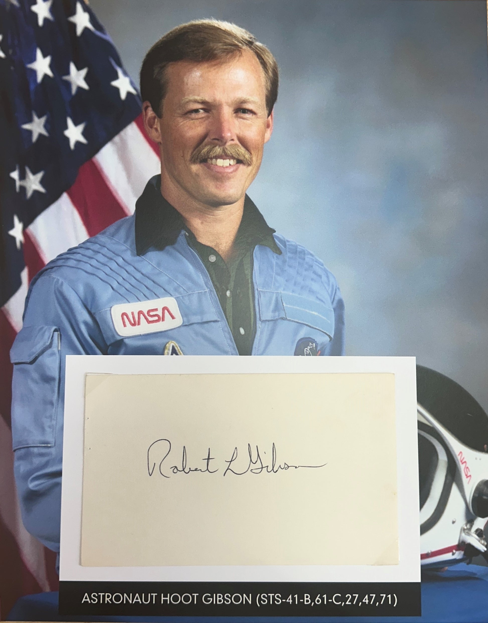 Astronaut Hoot Gibson hand-signed 5x3'' index card on 8x10'' presentation
