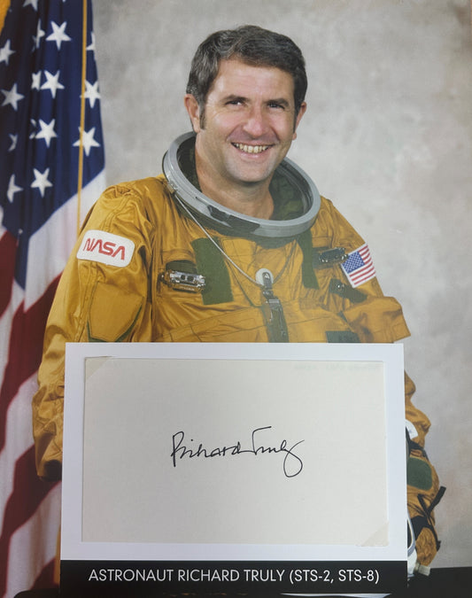 Astronaut Richard Truly hand-signed 5x3'' index card on 8x10'' presentation